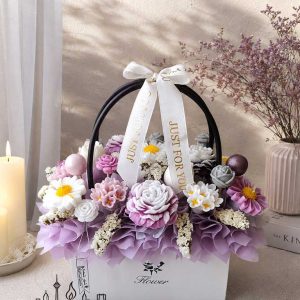 باکس گل شمع کادوی کیفی بنفش