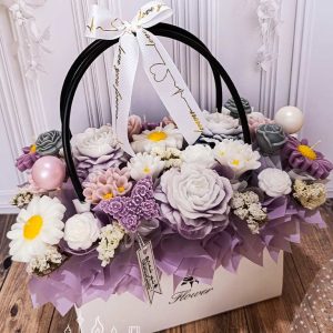 باکس گل شمع کادوی کیفی بنفش