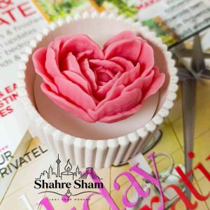 شمع ظرفی گل رز قلبی معطر