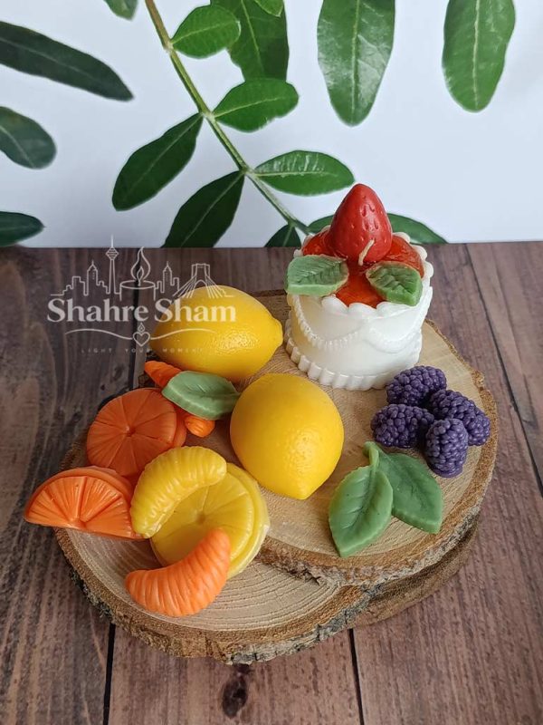 شمع کیک میوه ای توت فرنگی